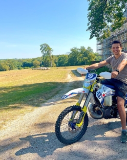 Junior Planckaert op een Husqvarna Enduro by Leon Sagaert