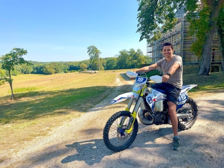 Junior Planckaert op een Husqvarna Enduro by Leon Sagaert