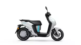 Yamaha NEO's Dual Battery