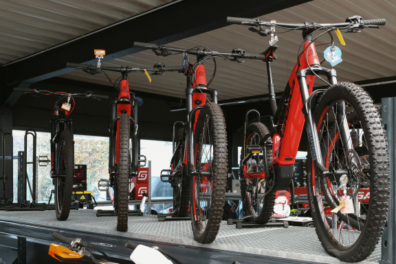 Motoren Leon Sagaert
